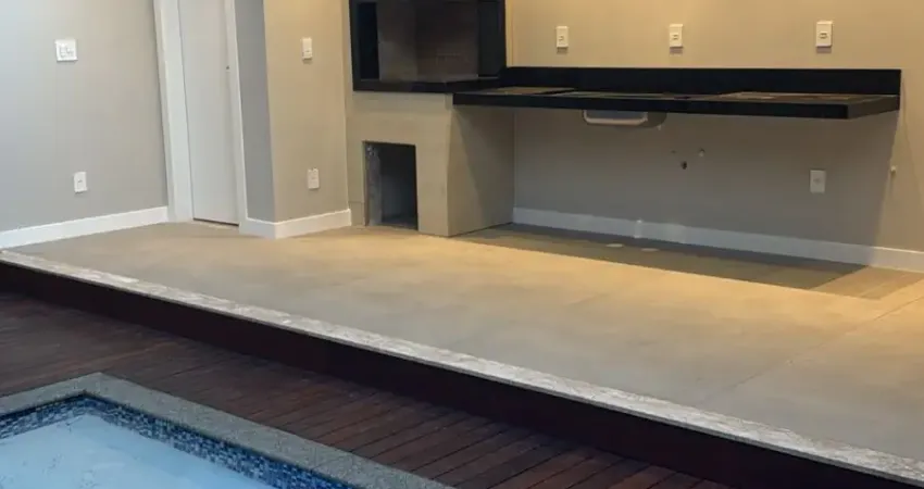 Casa com Piscina na Barra em BC: Nova, Pronta Para Morar e Viver o Extraordinário.