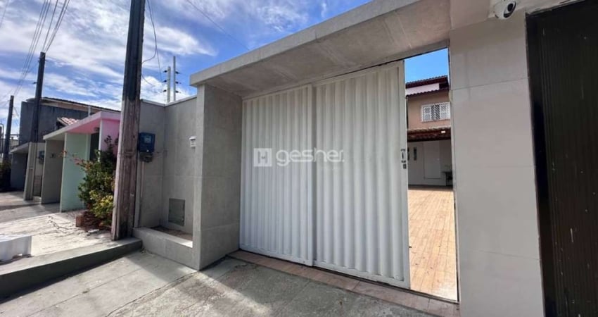 CASA SOLTA NA LAGOA REDONDA