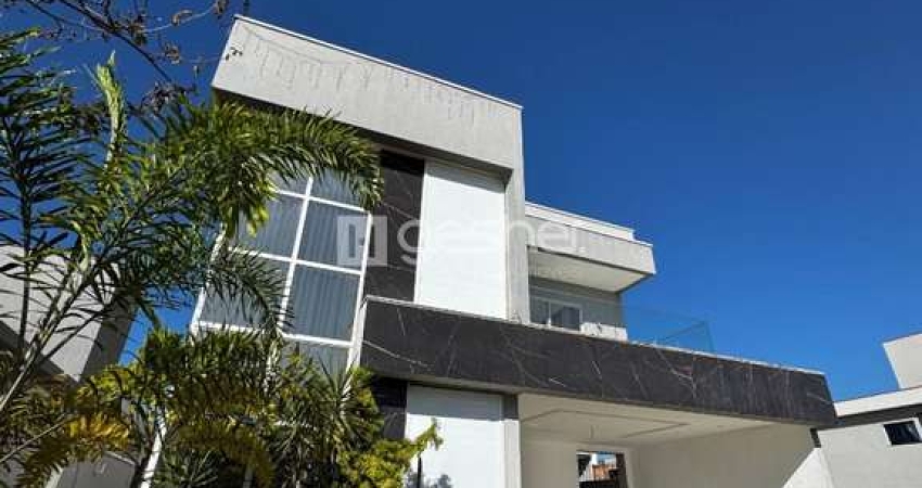 CASA DUPLEX NA CIDADE ALPHA
