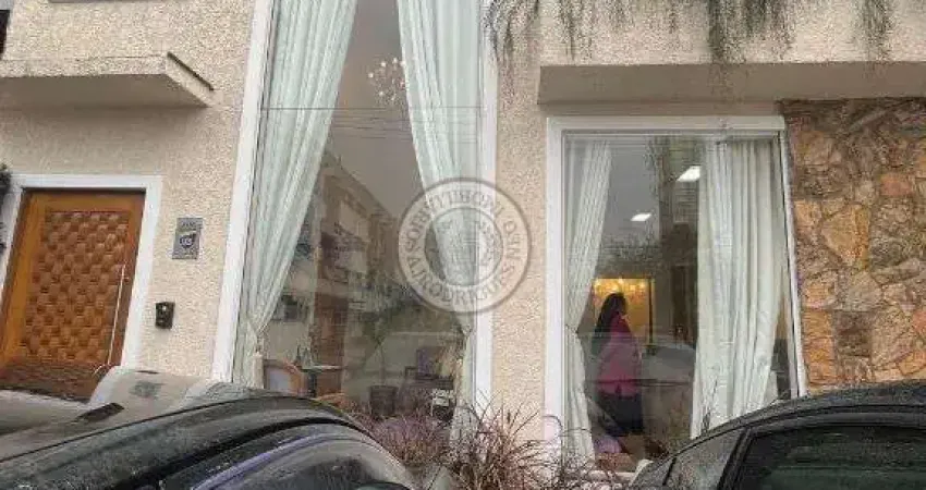 Imovel comercial a venda , recem reformado , alto padrao ,localizado no centro de Sao Roque ! Ideal para clinicas na area da saude .