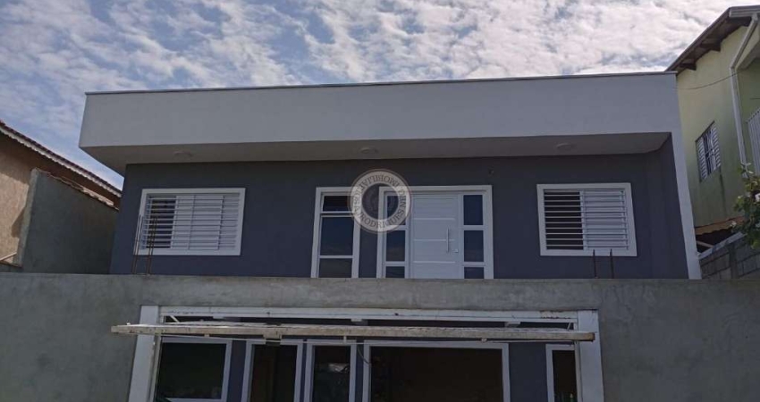Linda e maravilhosa casa com edicula