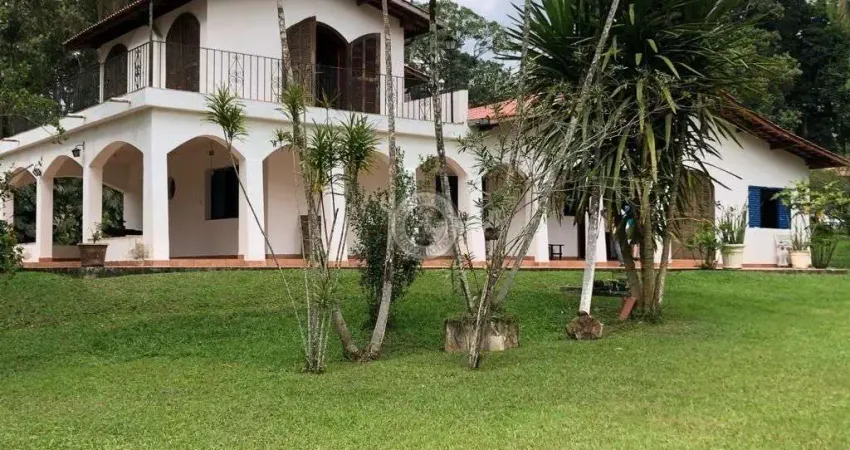 CHACARA TOTALMENTE PLANA E GRAMADA