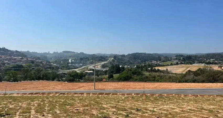 TERRENO EM CONDOMINIO FECHADO / Excelente Topografia
