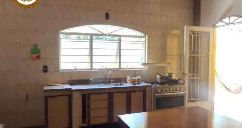 Casa para Venda em São Roque, Saboó, 2 dormitórios, 3 banheiros, 4 vagas