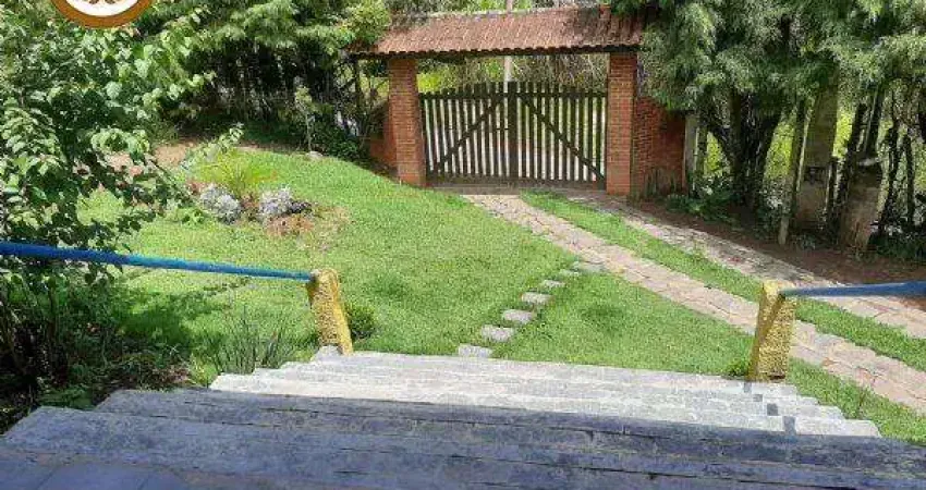 Casa para Venda em São Roque, Caete, 2 dormitórios, 3 suítes, 4 banheiros, 2 vagas