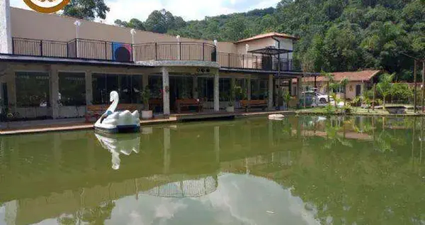 Casa para Venda em São Roque, Mailasqui, 2 suítes, 4 banheiros, 4 vagas