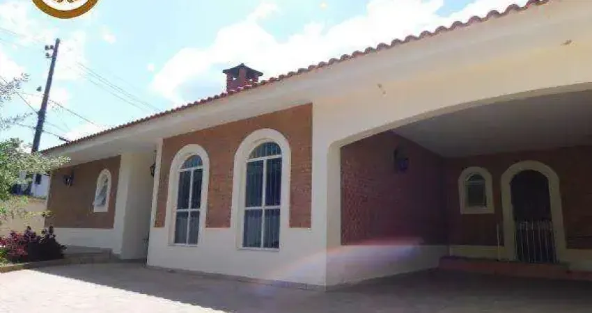 Casa para Venda em São Roque, Centro, 4 dormitórios, 1 suíte, 3 banheiros, 5 vagas