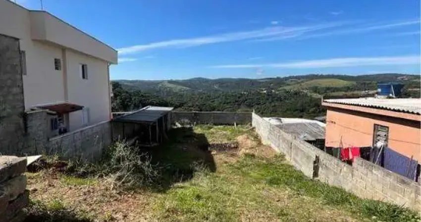 Casa à venda na Rua Amor Perfeito, Parque Aliança, São Roque