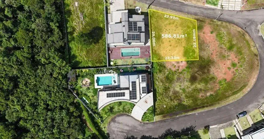 Terreno à venda com excelente topografia no Residencial Lagos de Jarinu