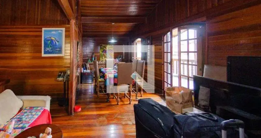 Casa para Aluguel - Santa Lúcia, 3 Quartos,  210 m² - Belo Horizonte