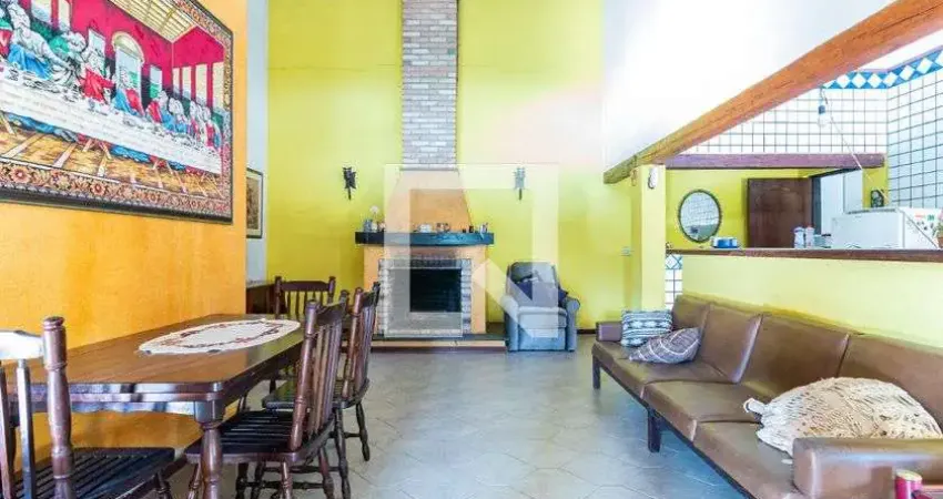 Casa para Aluguel - Jardim Santa Helena, 2 Quartos,  200 m² - São Paulo