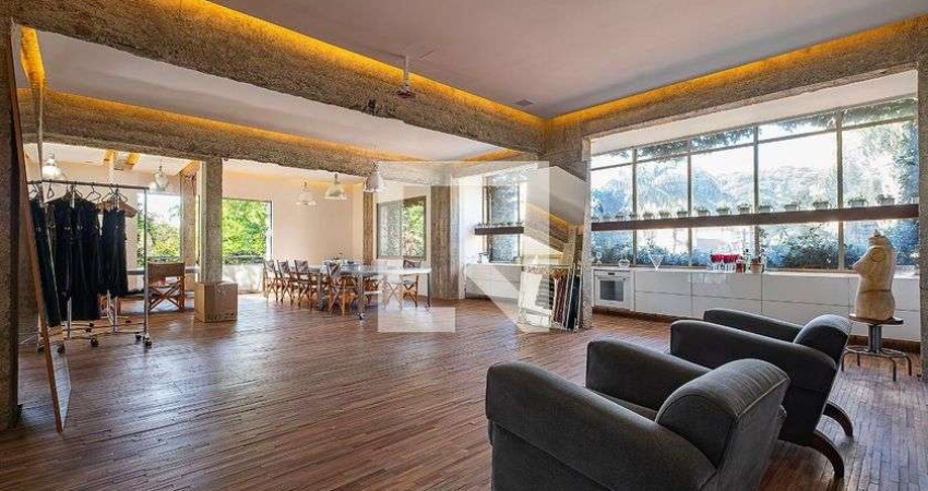 Apartamento para alugar na Praça Buritama, Jardim Europa, São Paulo