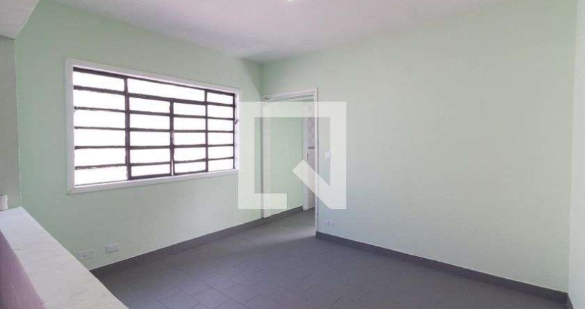 Casa para Aluguel - Jardim Guarau, 2 Quartos,  210 m² - São Paulo