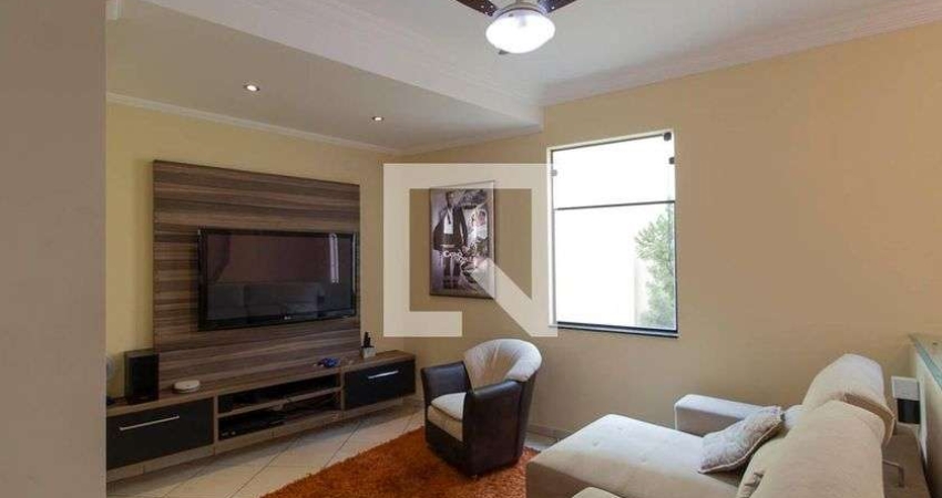 Casa para Aluguel - Cangaíba, 3 Quartos,  430 m² - São Paulo