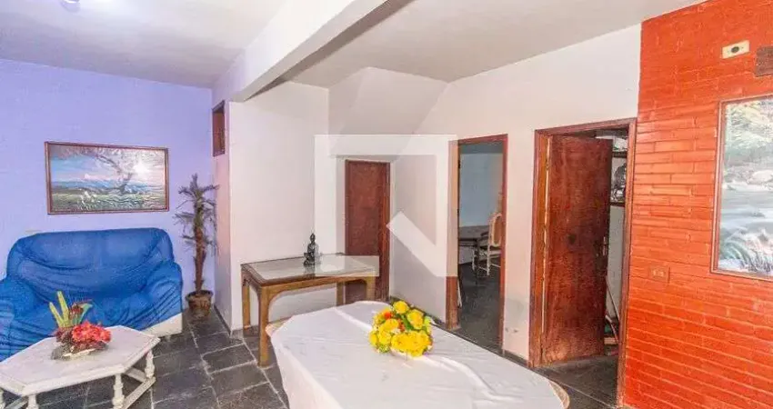 Casa para Aluguel - Bento Ribeiro, 2 Quartos,  400 m² - Rio de Janeiro
