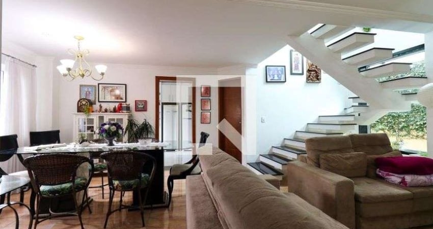 Casa para Aluguel - Guaíra, 3 Quartos,  350 m² - Curitiba