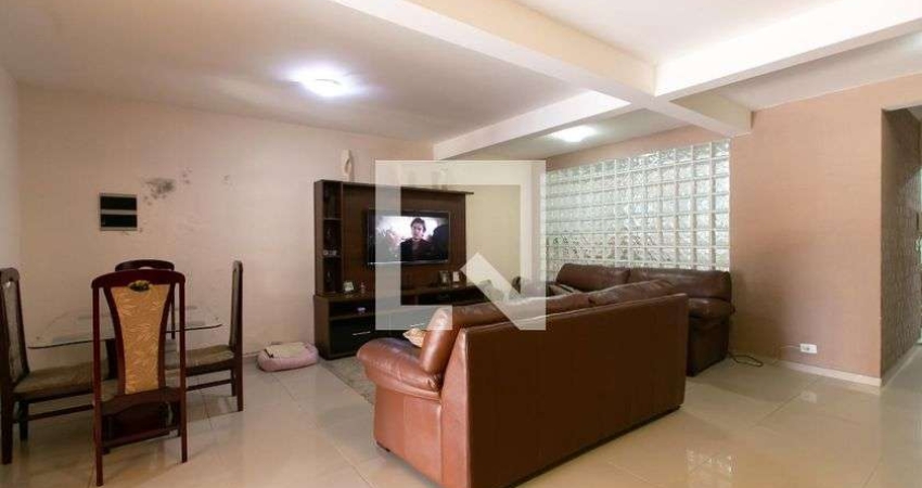 Casa para Aluguel - Conjunto Residencial Jose Bonifacio, 3 Quartos,  250 m² - São Paulo