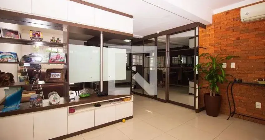 Casa para Aluguel - Hipica, 4 Quartos,  200 m² - Porto Alegre