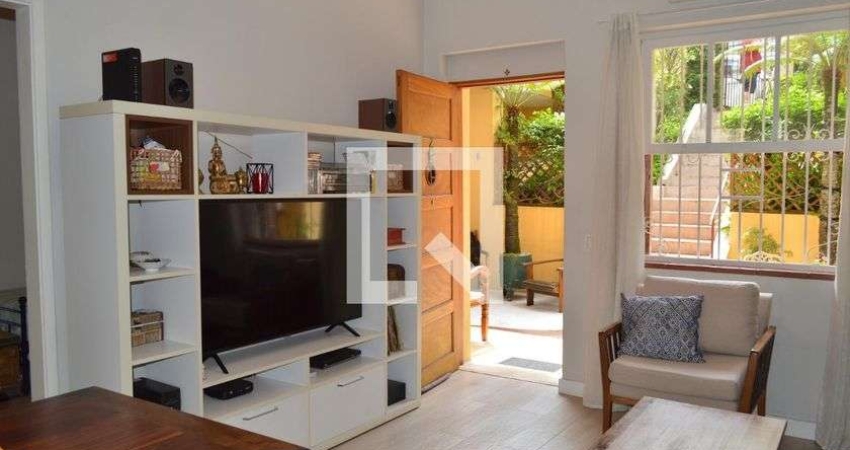 Casa para Aluguel - Cambuci, 2 Quartos,  120 m² - São Paulo