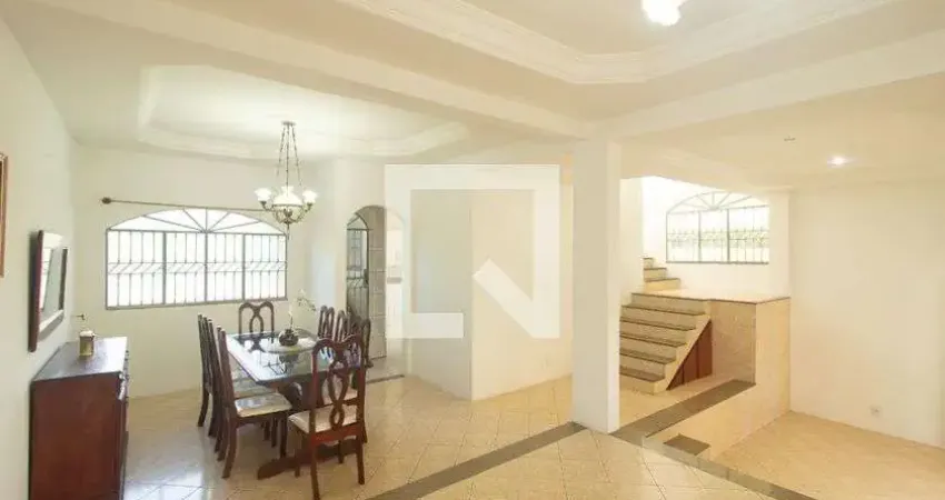 Casa para Aluguel - Campo Grande, 3 Quartos,  360 m² - Rio de Janeiro