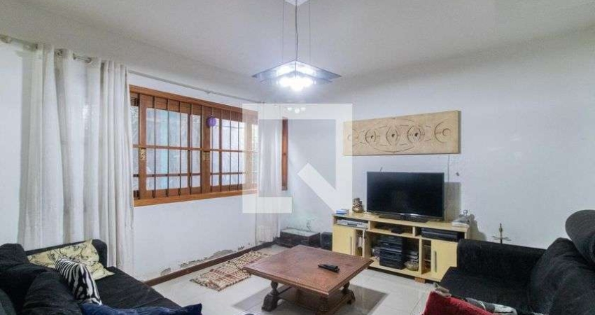 Casa para Aluguel - Partenon, 3 Quartos,  250 m² - Porto Alegre