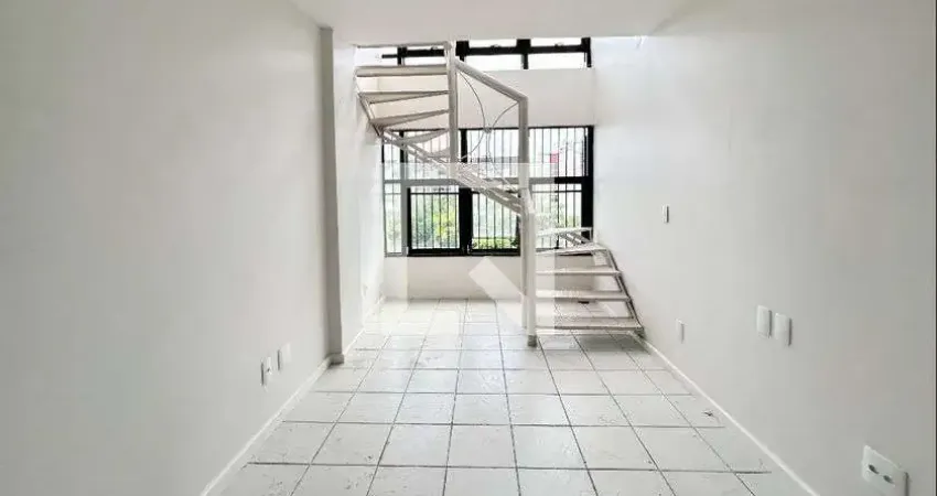 Cobertura para Aluguel - Rio Vermelho, 3 Quartos,  130 m² - Salvador