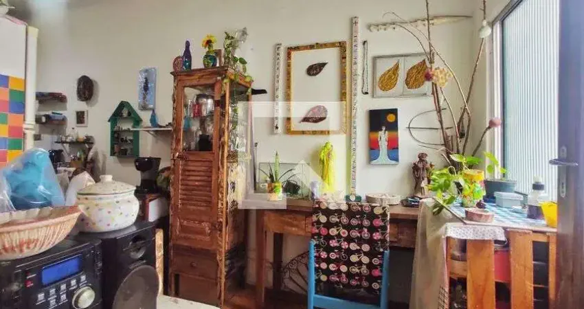 Casa para Aluguel - Amaralina, 1 Quarto,  50 m² - Salvador