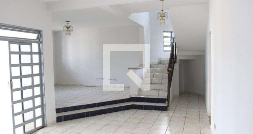 Casa para Aluguel - Setor Progresso, 5 Quartos,  301 m² - Goiânia