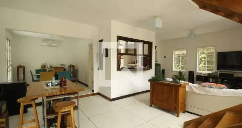 Casa para Aluguel - Jacarepaguá, 4 Quartos,  700 m² - Rio de Janeiro