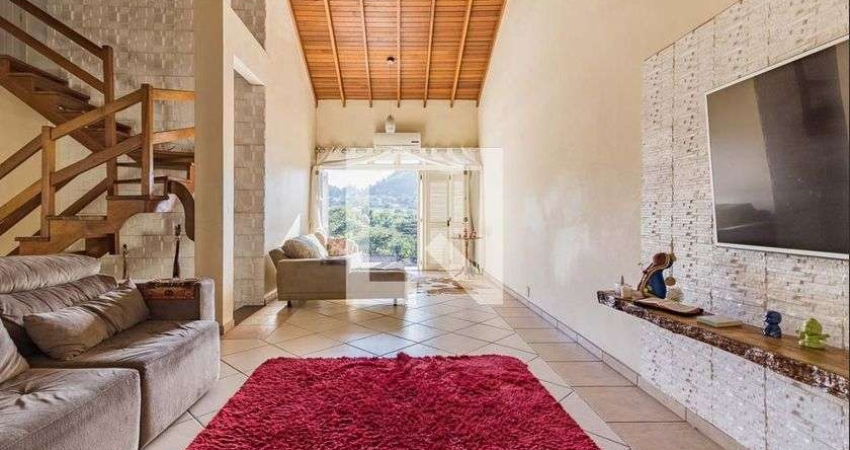 Casa para Aluguel - Campo Novo, 3 Quartos,  350 m² - Porto Alegre