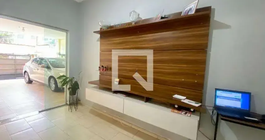 Casa para Aluguel - Betânia, 6 Quartos,  220 m² - Belo Horizonte