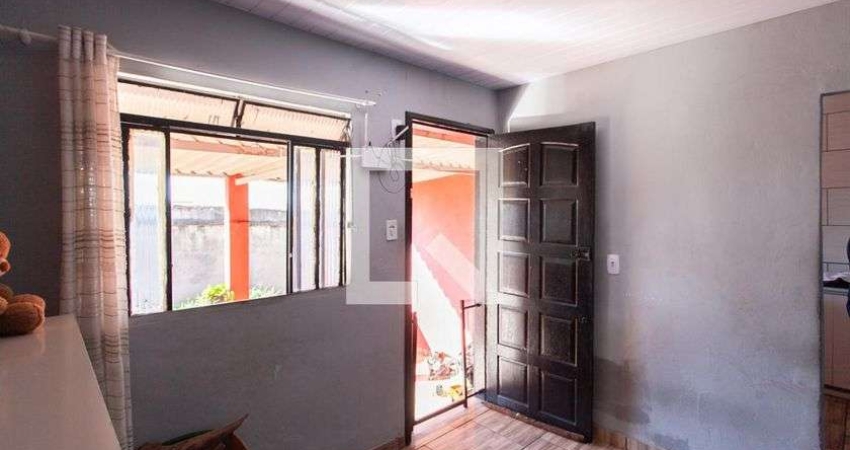 Casa para Aluguel - Floramar, 2 Quartos,  360 m² - Belo Horizonte
