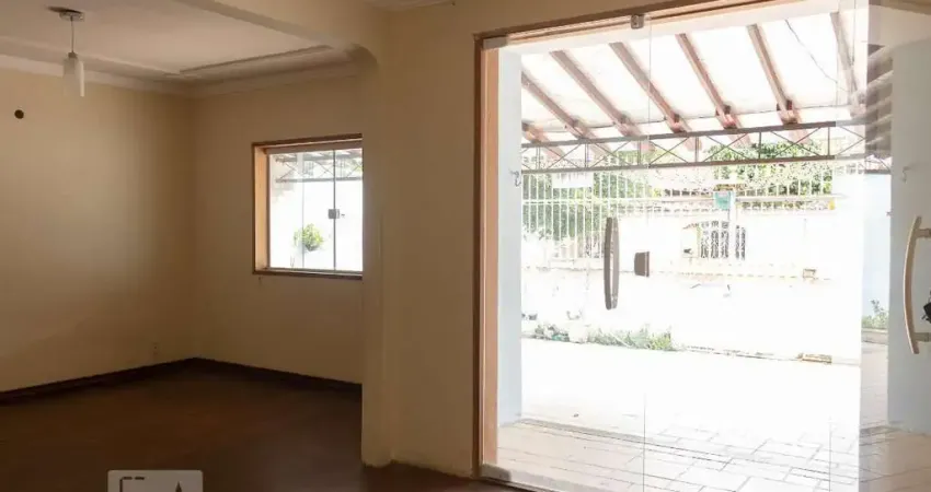 Casa para Aluguel - Campo Grande, 3 Quartos,  150 m² - Rio de Janeiro
