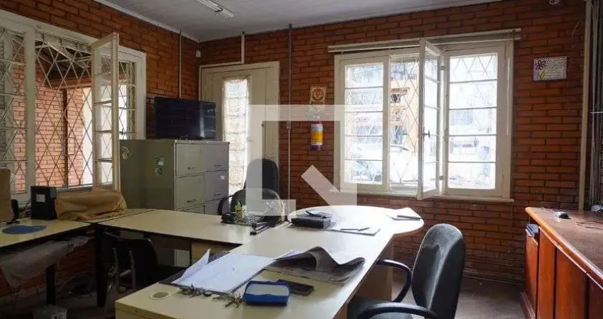 Casa para Aluguel - Independência, 1 Quarto,  600 m² - Porto Alegre