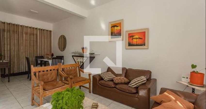 Casa para Aluguel - Cajuru, 3 Quartos,  255 m² - Curitiba