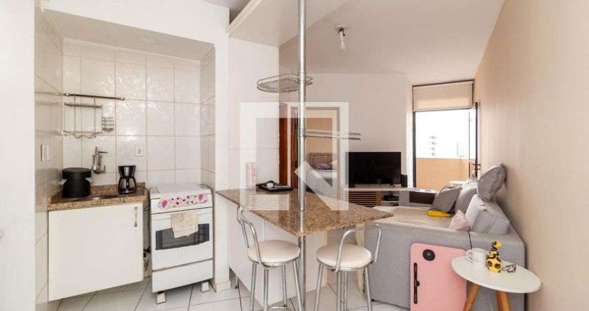 Kitnet / Stúdio para Aluguel - Moema, 1 Quarto,  40 m² - São Paulo