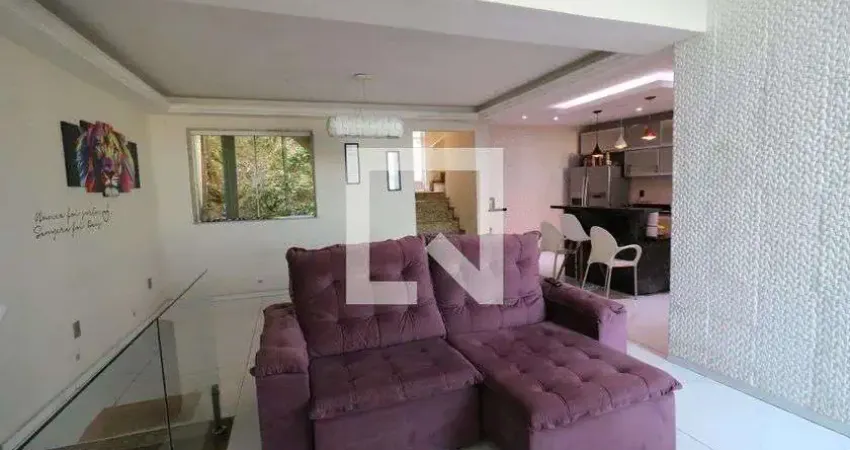 Casa para Aluguel - Pitangueiras, 3 Quartos,  400 m² - Rio de Janeiro