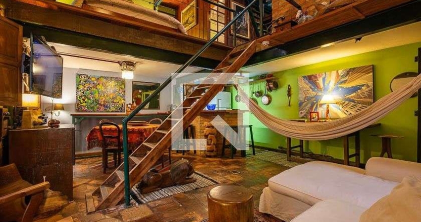 Casa para Aluguel - Jardim Paulista, 2 Quartos,  60 m² - São Paulo