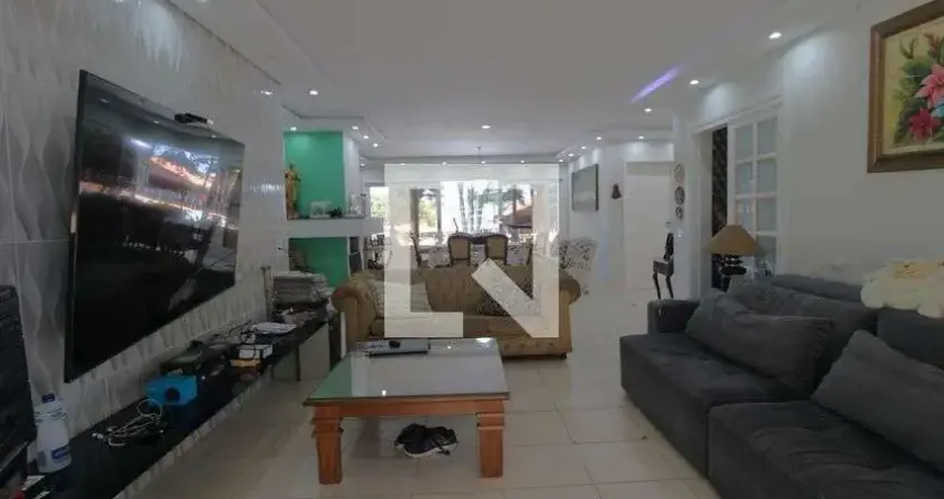 Casa para Aluguel - Interlagos, 3 Quartos,  300 m² - São Paulo