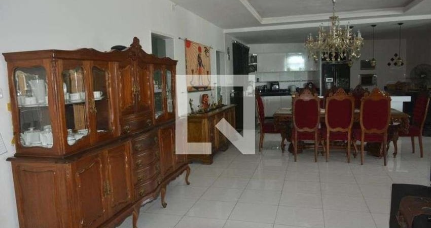 Casa para Aluguel - Zumbi, 6 Quartos,  400 m² - Rio de Janeiro