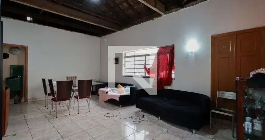 Casa para Aluguel - Vila Prado, 2 Quartos,  1000 m² - São Paulo