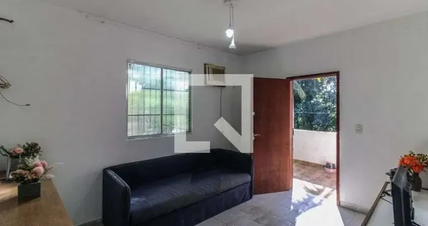Casa para Aluguel - Vargem Pequena, 2 Quartos,  2000 m² - Rio de Janeiro
