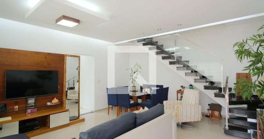 Casa para Aluguel - Vila Carrão, 3 Quartos,  250 m² - São Paulo