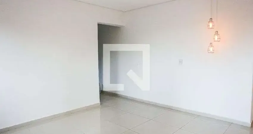 Casa para Aluguel - Parque Jaçatuba, 2 Quartos,  150 m² - Santo André