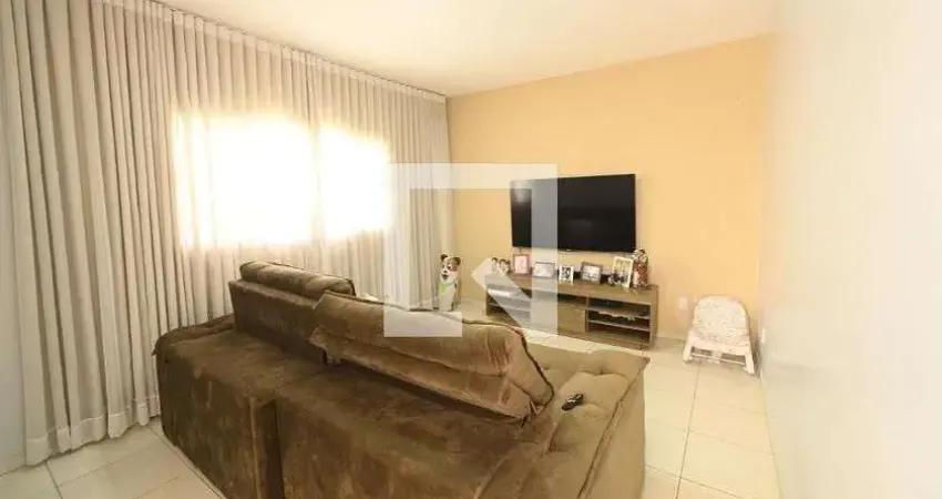 Casa para Aluguel - Residencial Monte Carlo, 3 Quartos,  154 m² - Goiânia