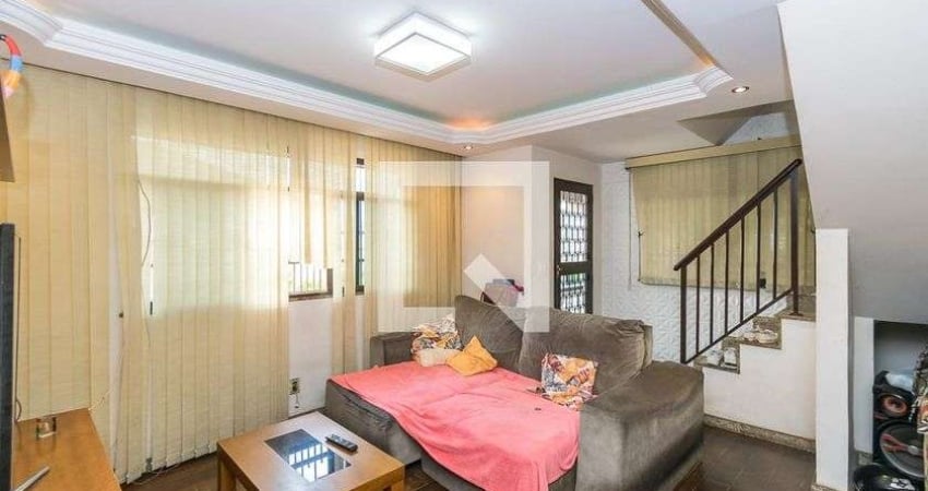 Casa para Aluguel - Brás de Pina, 2 Quartos,  648 m² - Rio de Janeiro