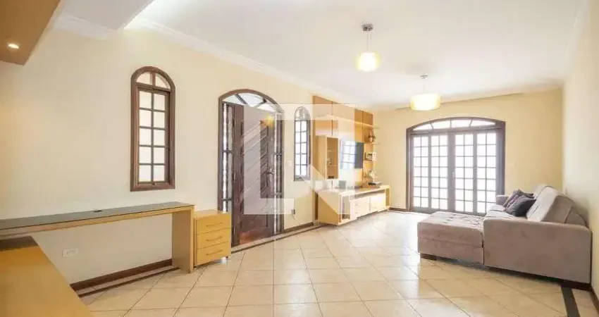 Casa com 3 quartos para alugar na Rua Julieta Filipini, Umuarama, Osasco