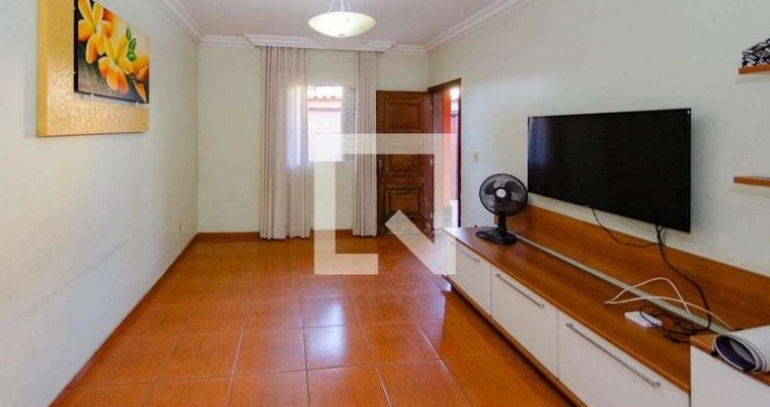 Casa para Aluguel - Betânia, 3 Quartos,  216 m² - Belo Horizonte