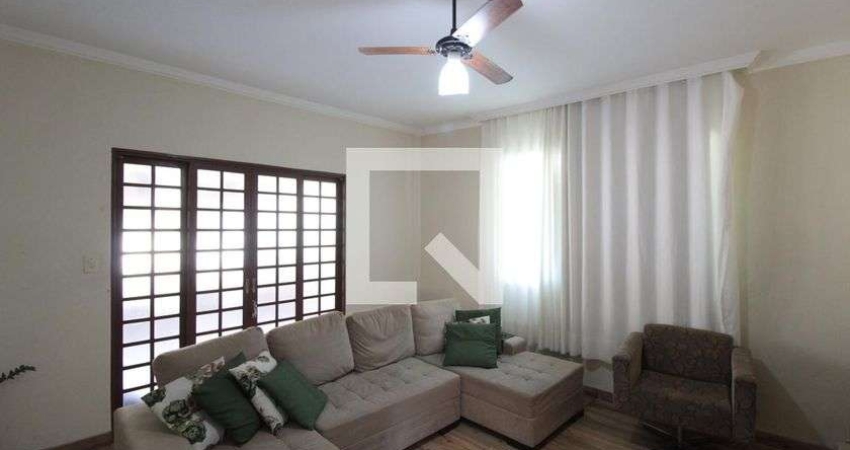 Casa para Aluguel - Minascaixa, 2 Quartos,  205 m² - Belo Horizonte