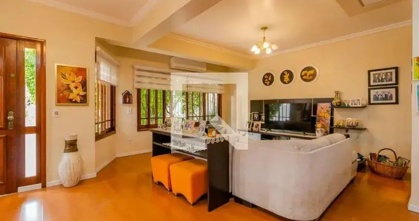 Casa para Aluguel - Partenon, 3 Quartos,  220 m² - Porto Alegre